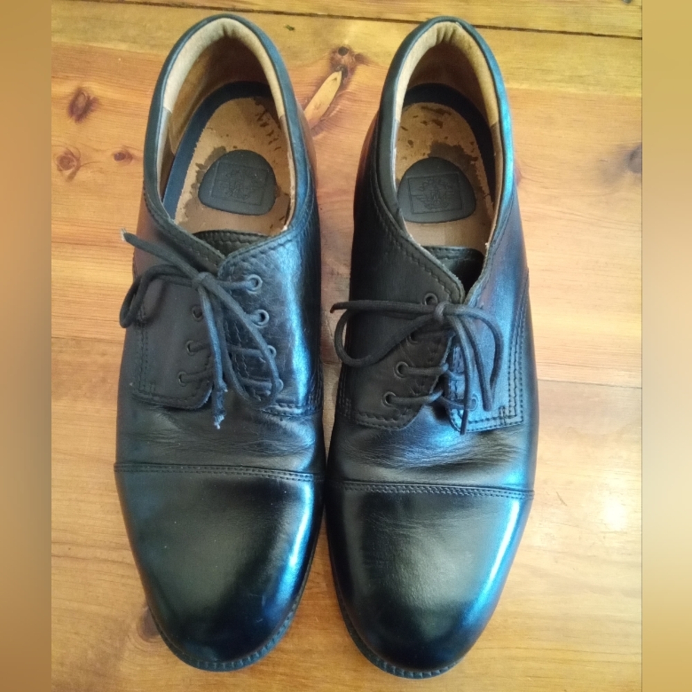 Dockers Black Leather Oxfords